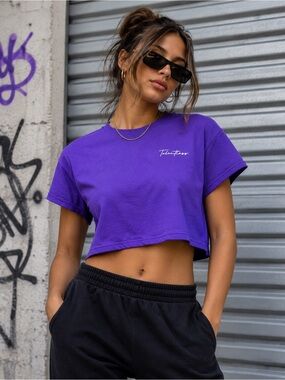 TALENTLESS Purple Cropped Baby Tee Logo T-Shirt Size Large Like New